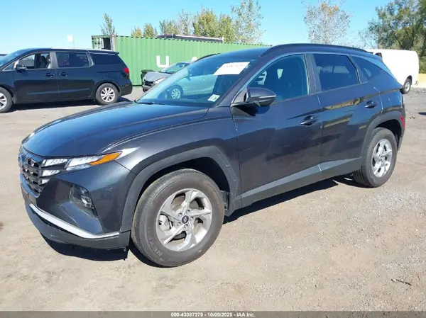 5NMJBCAE8PH258724 2023 HYUNDAI TUCSON - Image 2