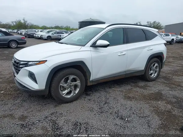 5NMJBCAE9NH031409 2022 HYUNDAI TUCSON - Image 2