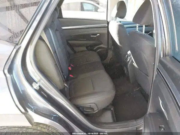 5NMJBCAE9NH108585 2022 HYUNDAI TUCSON - Image 8