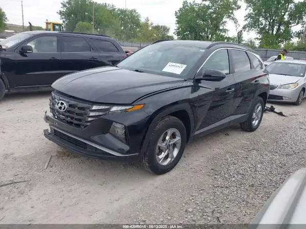 5NMJBCAEXNH017423 2022 HYUNDAI TUCSON - Image 2