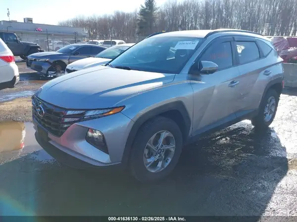 5NMJBCAEXNH025957 2022 HYUNDAI TUCSON - Image 2