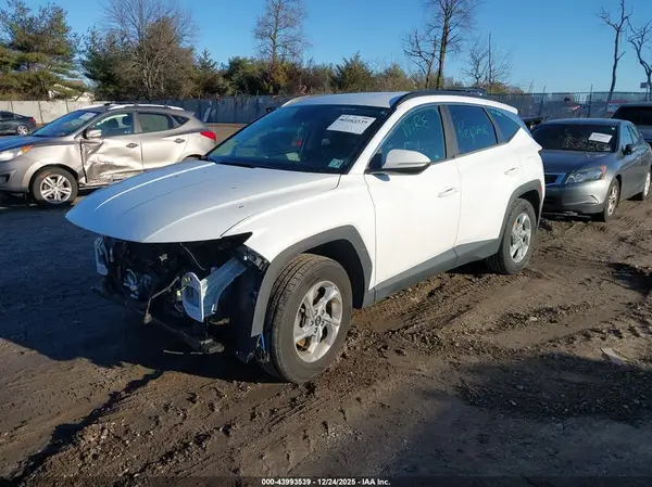 5NMJBCAEXNH031242 2022 HYUNDAI TUCSON - Image 2