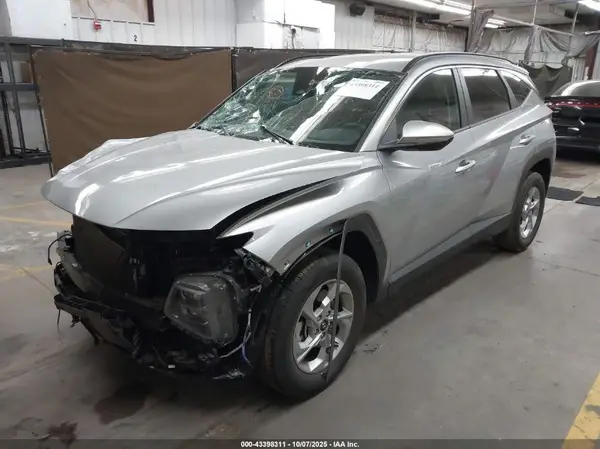 5NMJBCAEXNH048557 2022 HYUNDAI TUCSON - Image 2