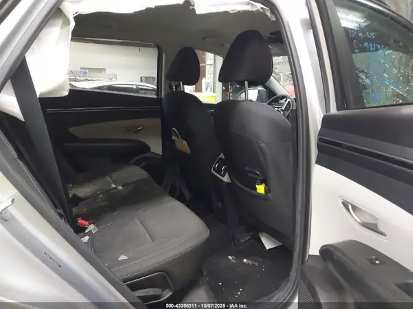5NMJBCAEXNH048557 2022 HYUNDAI TUCSON - Image 8