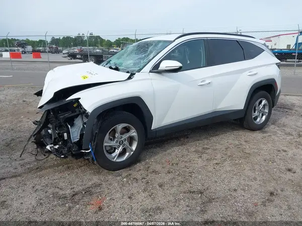 5NMJBCAEXNH145046 2022 HYUNDAI TUCSON - Image 2