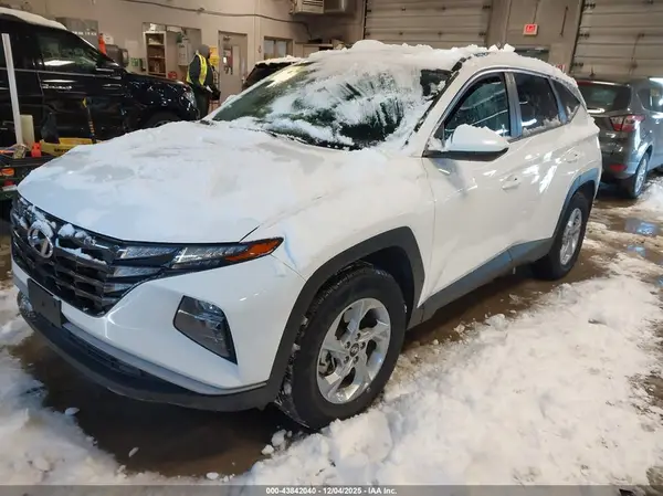 5NMJBCDE1RH323041 2024 HYUNDAI TUCSON - Image 2