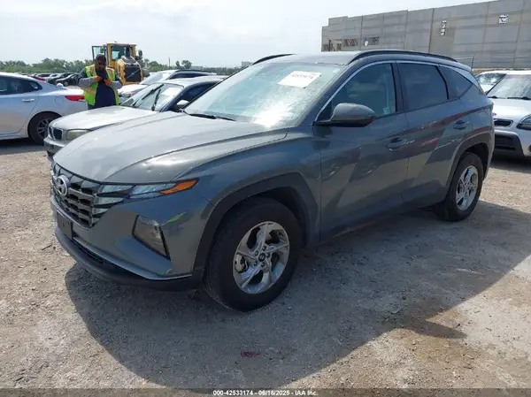 5NMJBCDE2RH392370 2024 HYUNDAI TUCSON - Image 2
