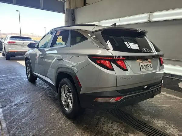 5NMJBCDE3RH385136 2024 HYUNDAI TUCSON - Image 2