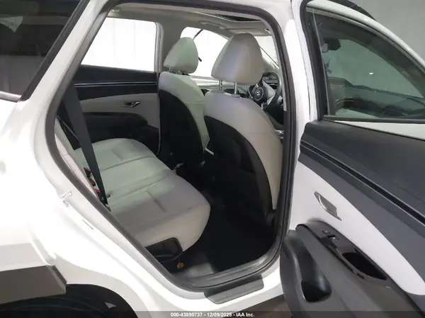 5NMJECAE4NH105701 2022 HYUNDAI TUCSON - Image 8