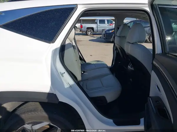 5NMJECAE8PH267883 2023 HYUNDAI TUCSON - Image 8