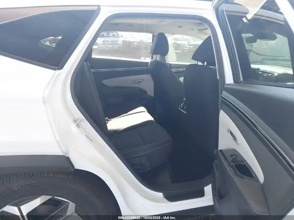 5NMJF3AE5NH019021 2022 HYUNDAI TUCSON - Image 8