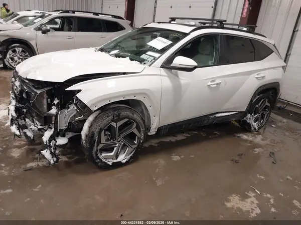 5NMJFCDE5RH384574 2024 HYUNDAI TUCSON - Image 2