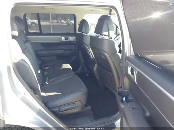 5NMP3DGL2SH103081 2025 HYUNDAI SANTA FE - Image 8