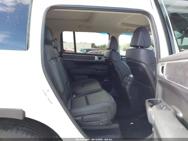 5NMP44GL9SH135359 2025 HYUNDAI SANTA FE - Image 8