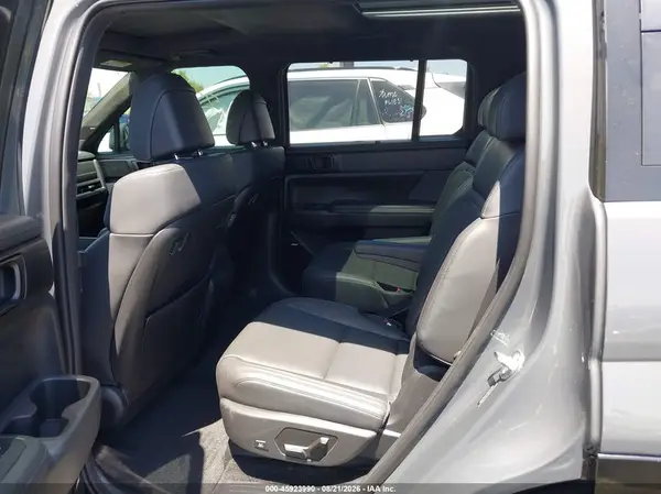2025 HYUNDAI SANTA FE auction photo 8