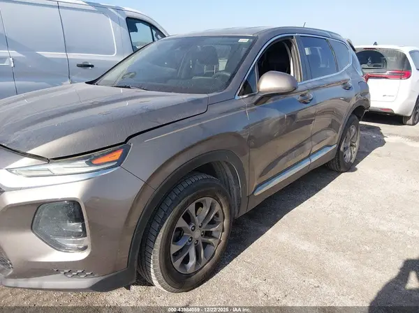 5NMS23AD1KH013459 2019 HYUNDAI SANTA FE - Image 2
