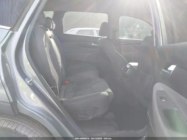 5NMS23AD4KH039747 2019 HYUNDAI SANTA FE - Image 8