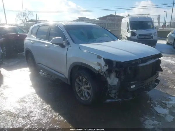 5NMS23AD4KH106072 2019 HYUNDAI SANTA FE - Image 1