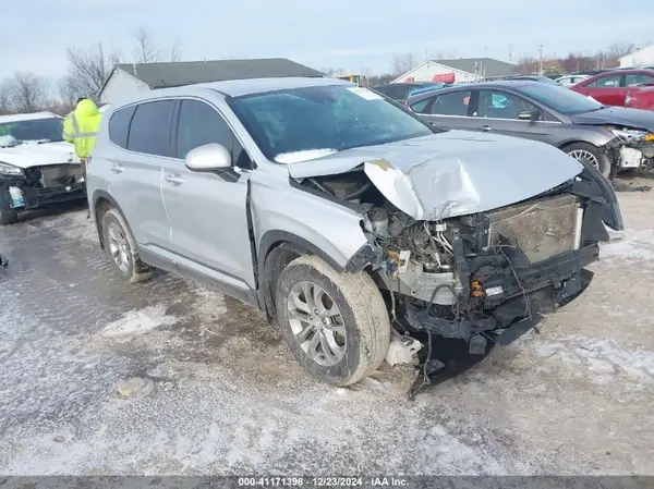 5NMS23AD6KH010475 2019 HYUNDAI SANTA FE - Image 1