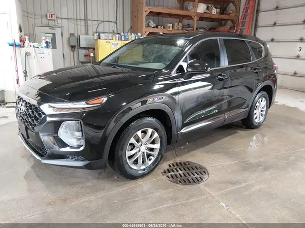 5NMS23AD8KH135543 2019 HYUNDAI SANTA FE - Image 2