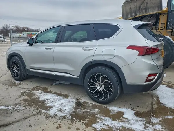 5NMS23AD9KH010468 2019 HYUNDAI SANTA FE - Image 2