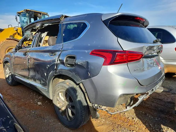 5NMS23AD9KH031787 2019 HYUNDAI SANTA FE - Image 2