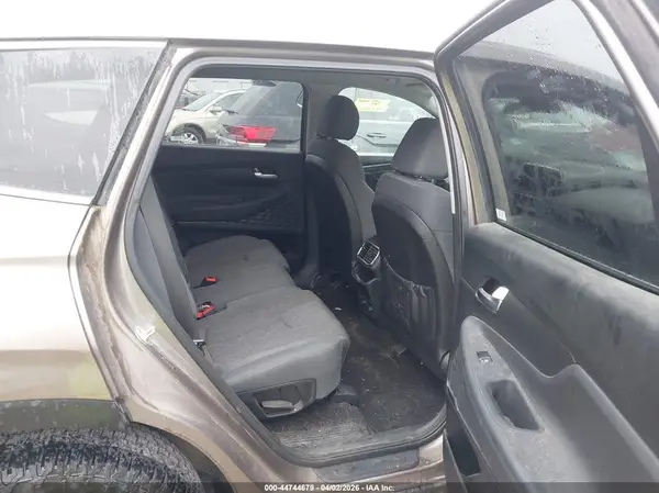 5NMS2CAD2KH084198 2019 HYUNDAI SANTA FE - Image 8