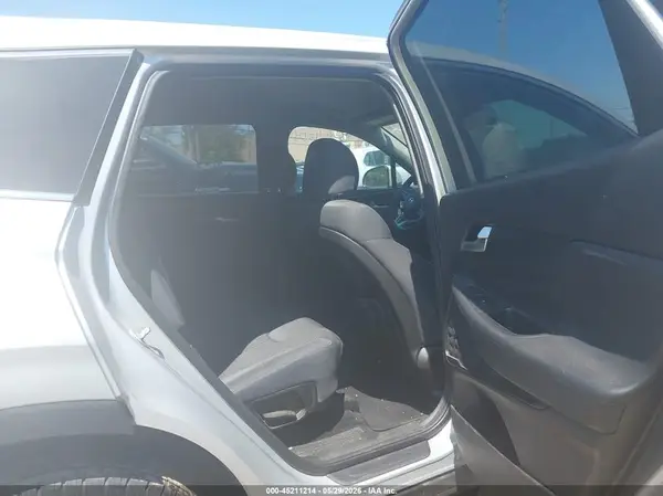 5NMS2CAD2KH119208 2019 HYUNDAI SANTA FE - Image 8