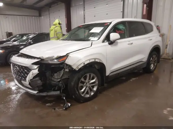 5NMS2CAD6KH122175 2019 HYUNDAI SANTA FE - Image 2