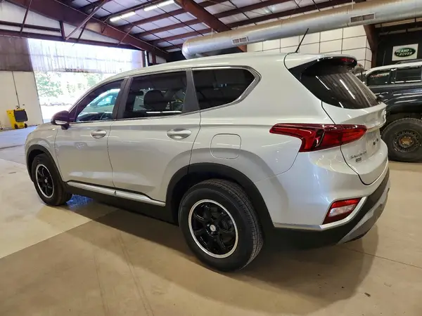 5NMS2CADXKH002881 2019 HYUNDAI SANTA FE - Image 2
