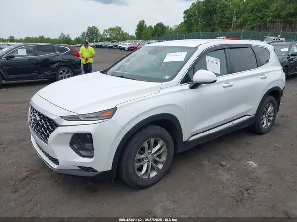 5NMS2CADXKH005960 2019 HYUNDAI SANTA FE - Image 2
