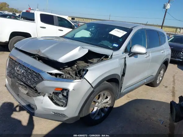 5NMS2CADXKH119778 2019 HYUNDAI SANTA FE - Image 2