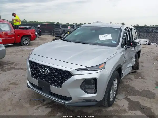5NMS33AD0KH072810 2019 HYUNDAI SANTA FE - Image 2