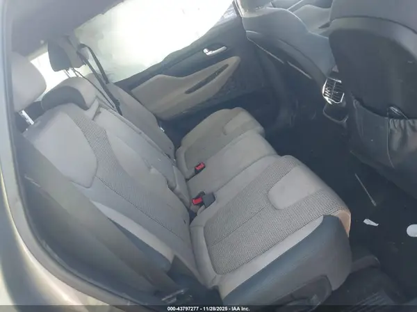 5NMS33AD7KH098112 2019 HYUNDAI SANTA FE - Image 8