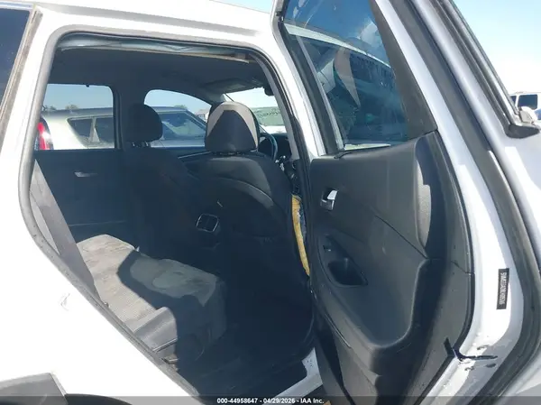 5NMS33AD8LH205265 2020 HYUNDAI SANTA FE - Image 8