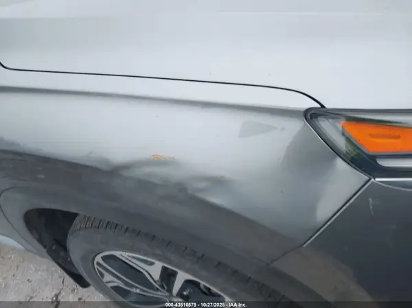 2019 HYUNDAI SANTA FE auction photo 6