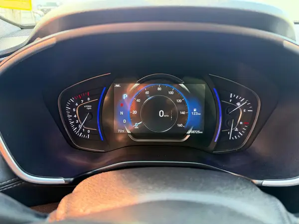 5NMS53AA4KH115027 2019 HYUNDAI SANTA FE - Image 8