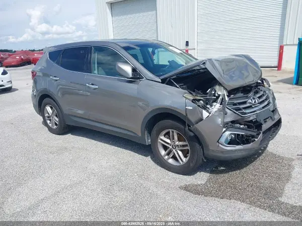 5NMZT3LB0JH053313 2018 HYUNDAI SANTA FE - Image 1