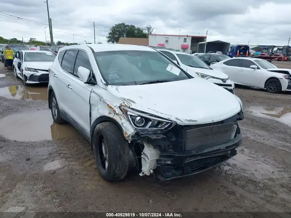 5NMZT3LB0JH094881 2018 HYUNDAI SANTA FE - Image 1