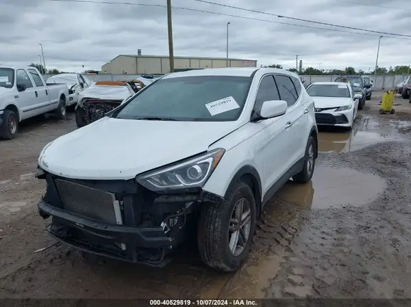 5NMZT3LB0JH094881 2018 HYUNDAI SANTA FE - Image 2
