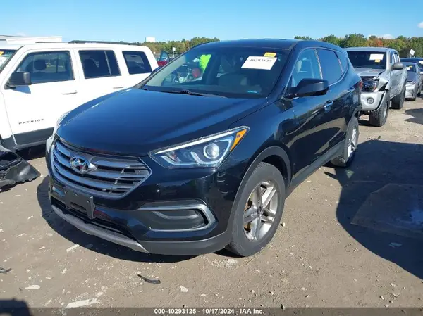 5NMZT3LB1JH074915 2018 HYUNDAI SANTA FE - Image 2