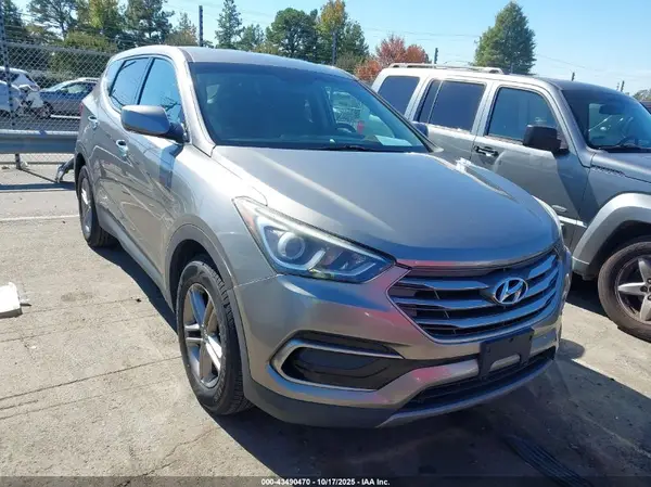5NMZT3LB1JH090662 2018 HYUNDAI SANTA FE - Image 1