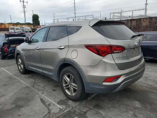 5NMZT3LB2HH010246 2017 HYUNDAI SANTA FE - Image 2