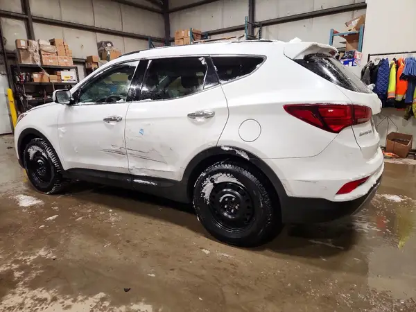 5NMZT3LB2HH037799 2017 HYUNDAI SANTA FE - Image 2