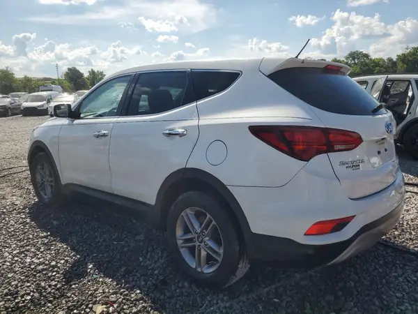 5NMZT3LB2JH073515 2018 HYUNDAI SANTA FE - Image 2
