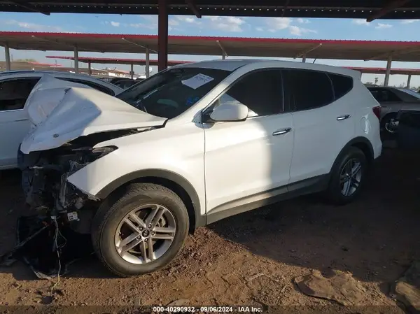 5NMZT3LB2JH075359 2018 HYUNDAI SANTA FE - Image 2