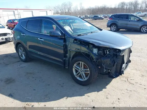 5NMZT3LB2JH077662 2018 HYUNDAI SANTA FE - Image 1