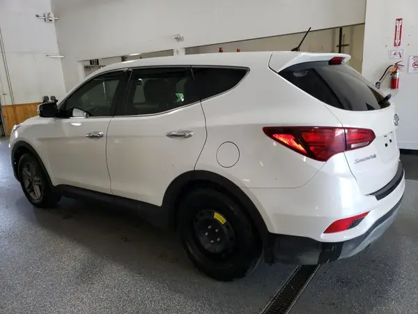 5NMZT3LB2JH088838 2018 HYUNDAI SANTA FE - Image 2