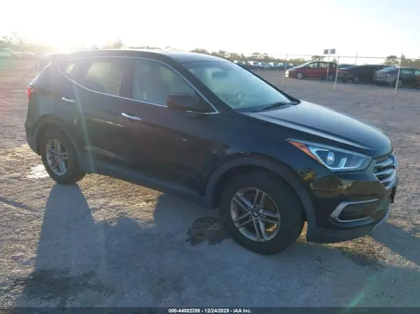 5NMZT3LB3HH019991 2017 HYUNDAI SANTA FE - Image 1