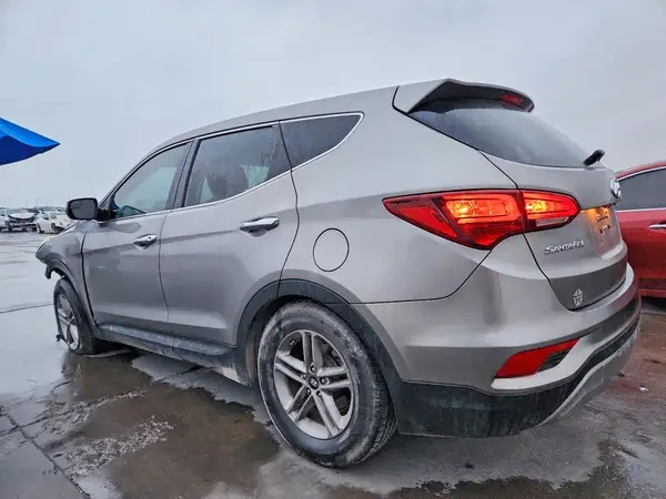 5NMZT3LB3HH042283 2017 HYUNDAI SANTA FE - Image 2